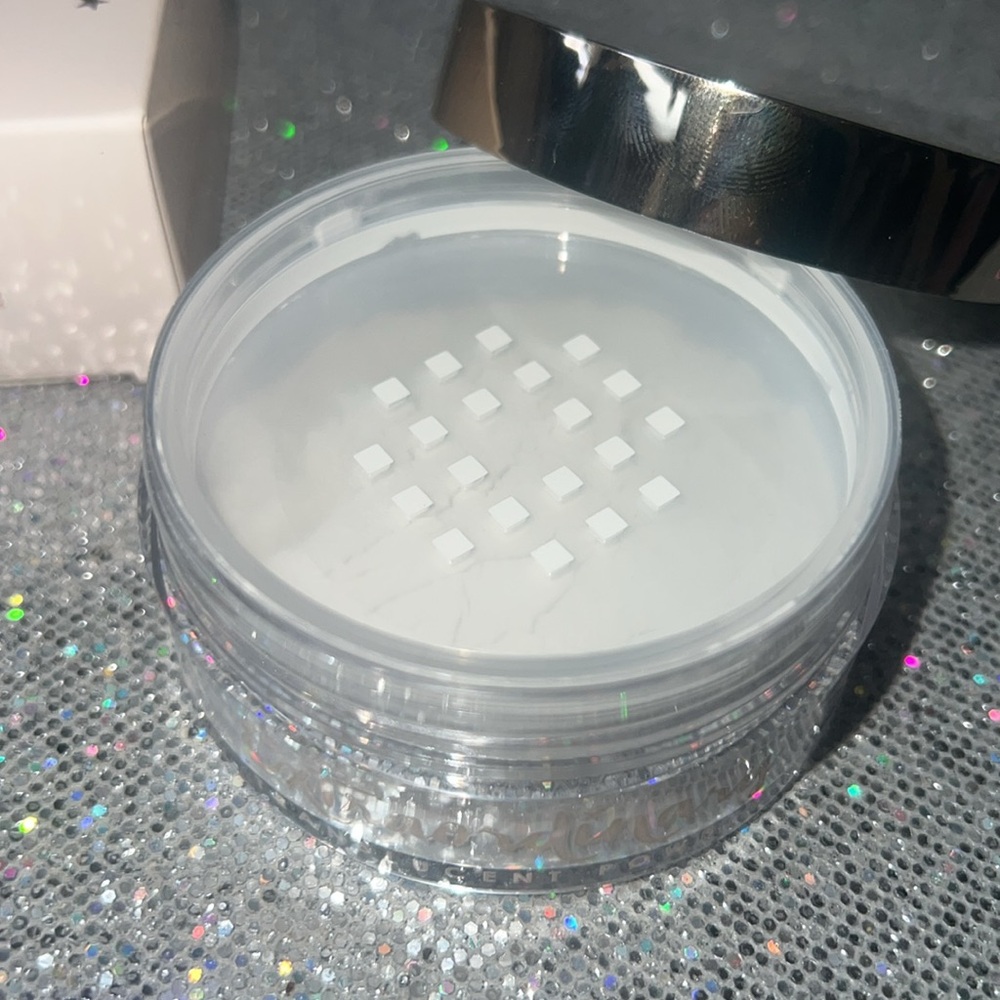 💜🆕💜 Ciate London Extraordinary Translucent Setting Powder - Picture 5 of 7